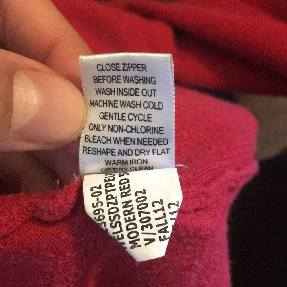 Banana Republic Red Sweater - Picture 10 of 10